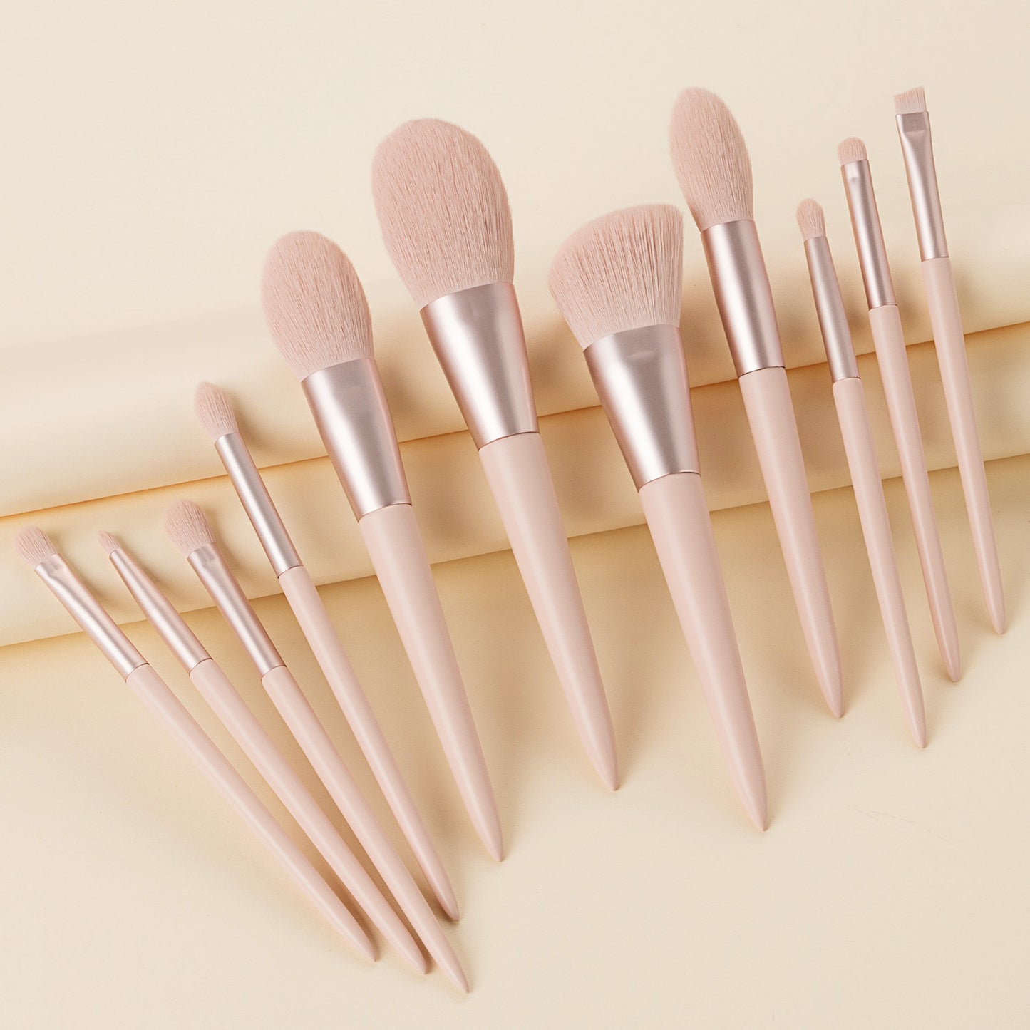 11 Makeup Brushes Set with a Foldable Ribbon Pink Bag